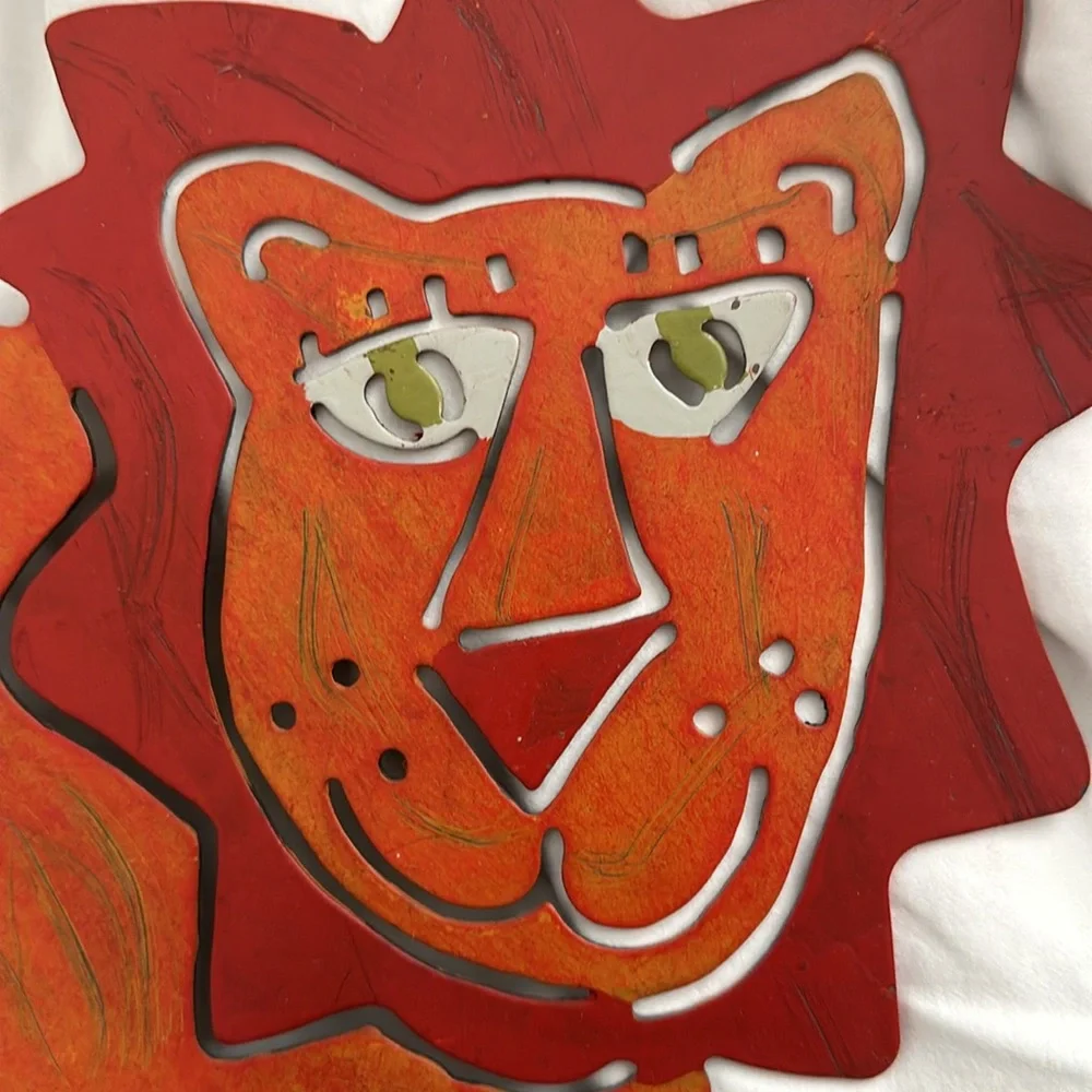 Metal Die Cut Lion Rack